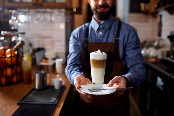 Heb jij een koffiehuis of een theehuis? Wij bieden een zakelijke verzekering op maat.